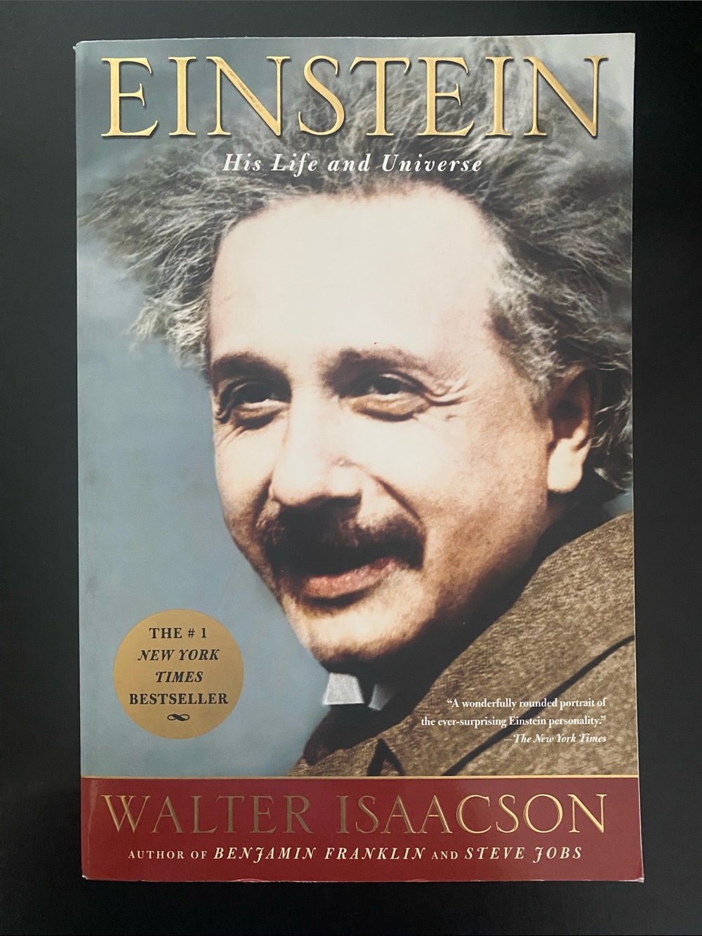 Einstein: His Life and Universe by Walter Isaacson - Beige & Red Cover